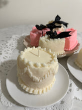 Load image into Gallery viewer, Coquette Cake