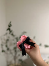 Load image into Gallery viewer, Coquette Heart Cake